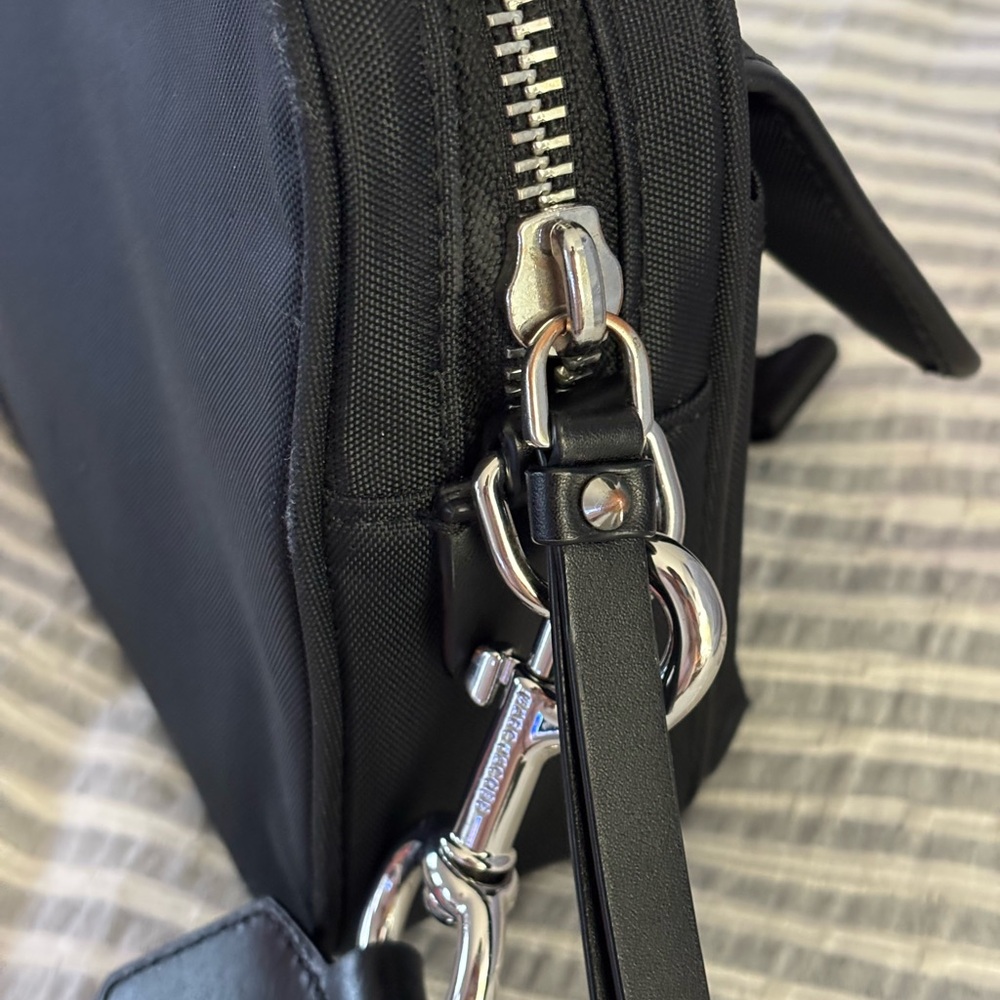 Marc Jacobs Black Crossbody Bag (Authentic) - Picture 6 of 9